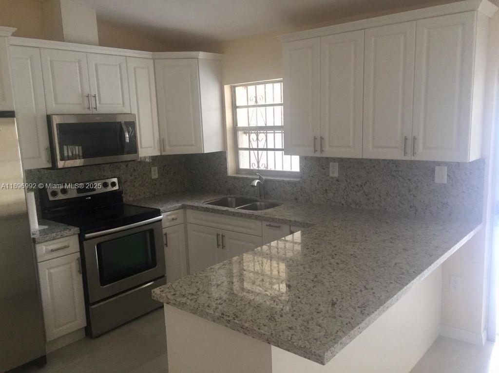 LAS PALMAS CONDO - Residential Lease