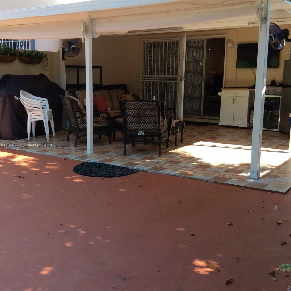 LAS PALMAS CONDO - Residential Lease