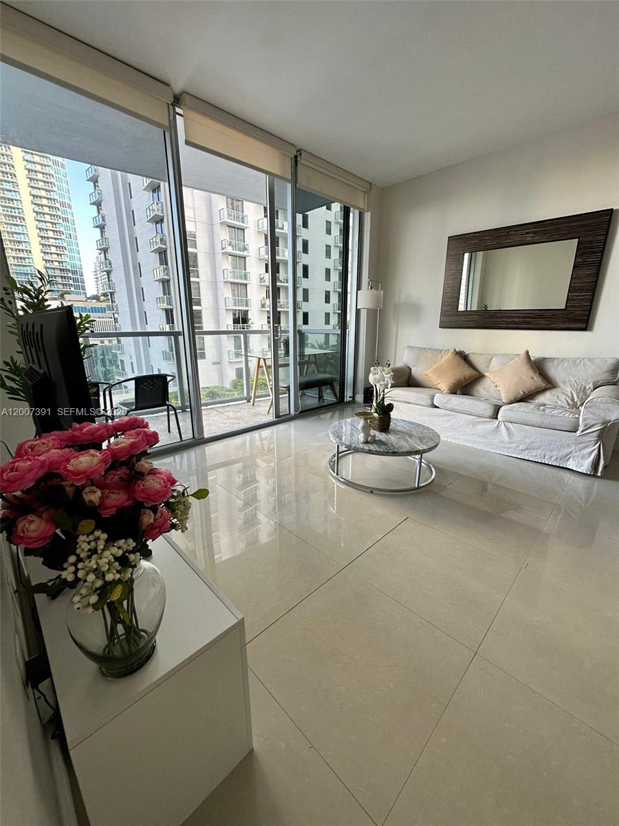1050 Brickell Ave 1504