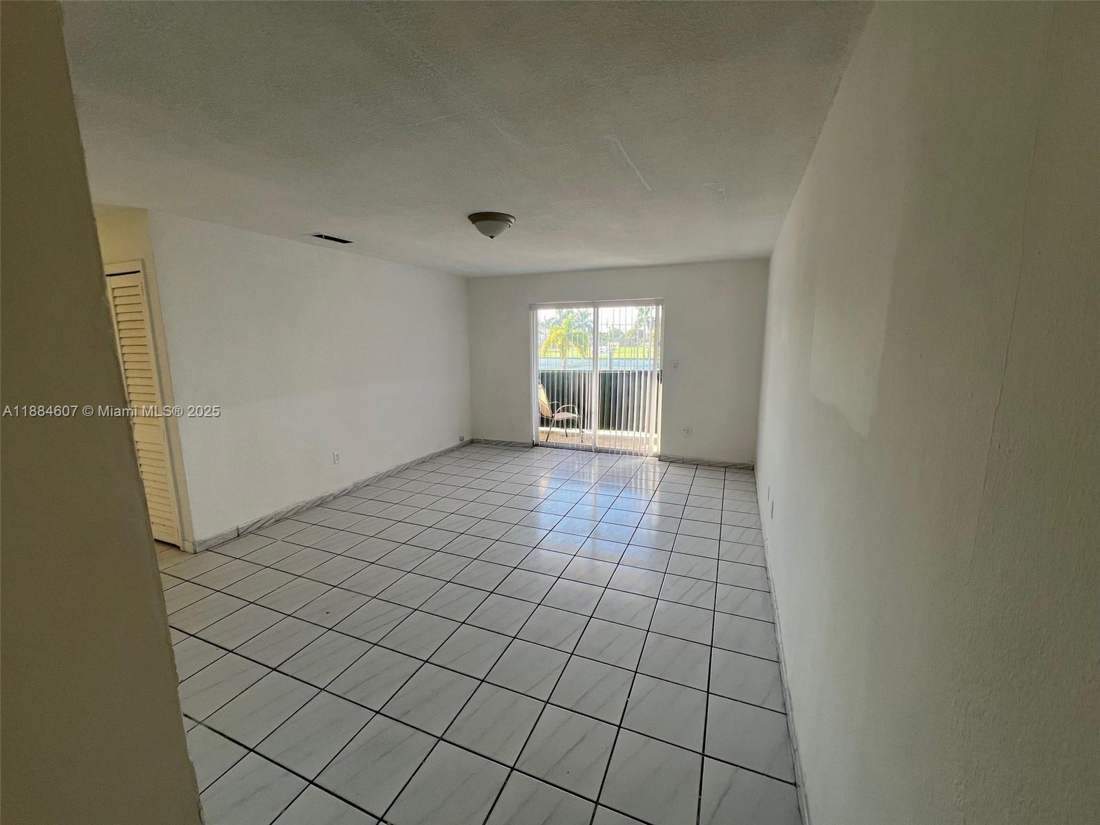 WEST HIALEAH HEIGHTS - Residential Lease