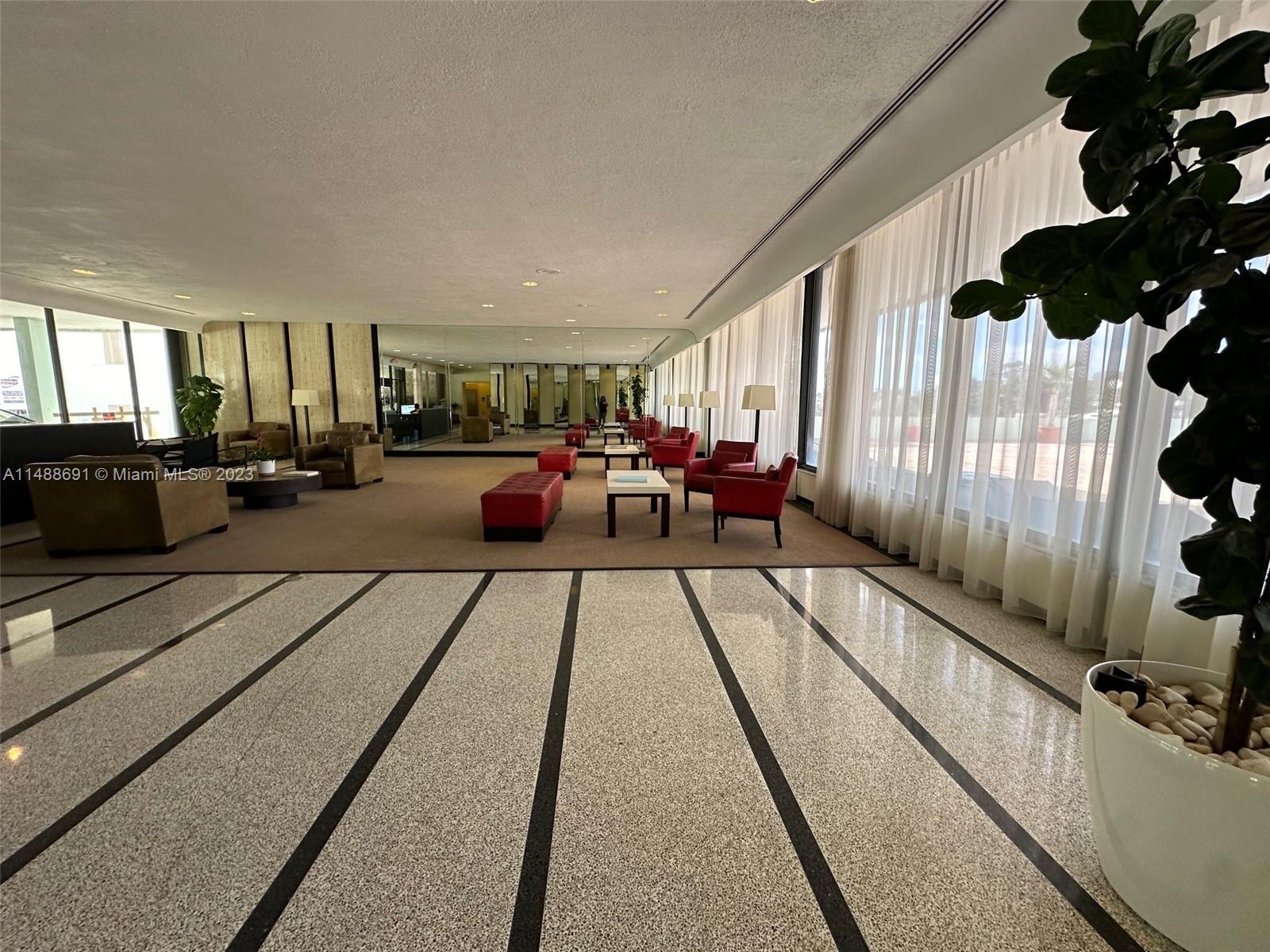 5838 CONDOMINIUM - Residential Lease