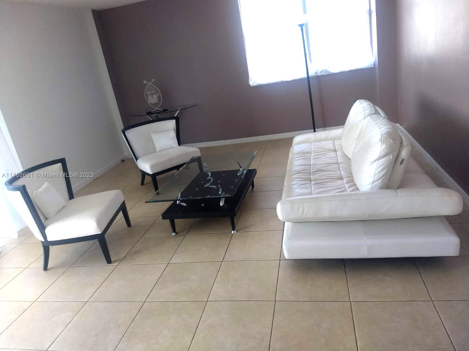 5838 CONDOMINIUM - Residential Lease