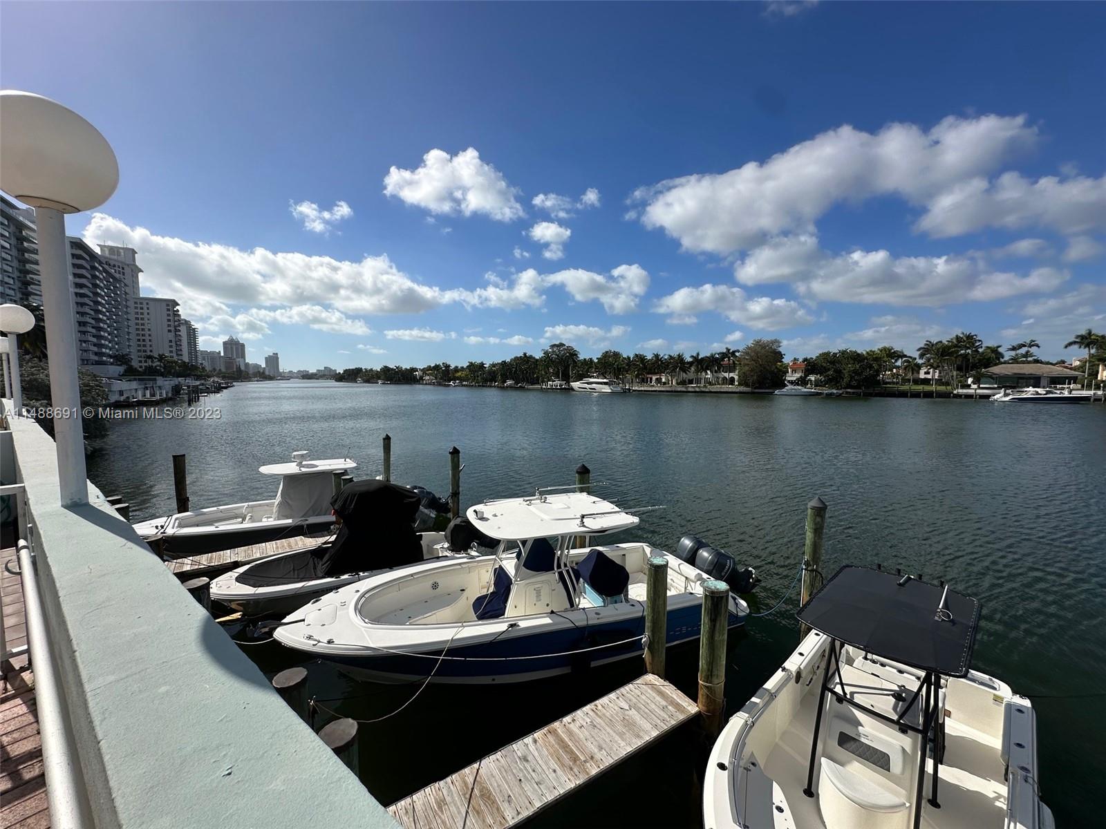 5838 CONDOMINIUM - Residential Lease