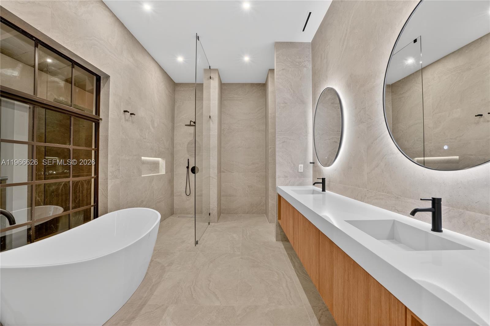 CORAL GABLES RIV SEC 6 - Residential