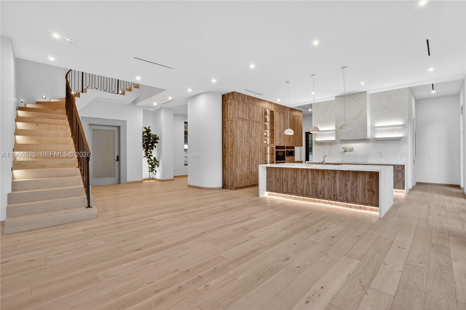 CORAL GABLES RIV SEC 6 - Residential