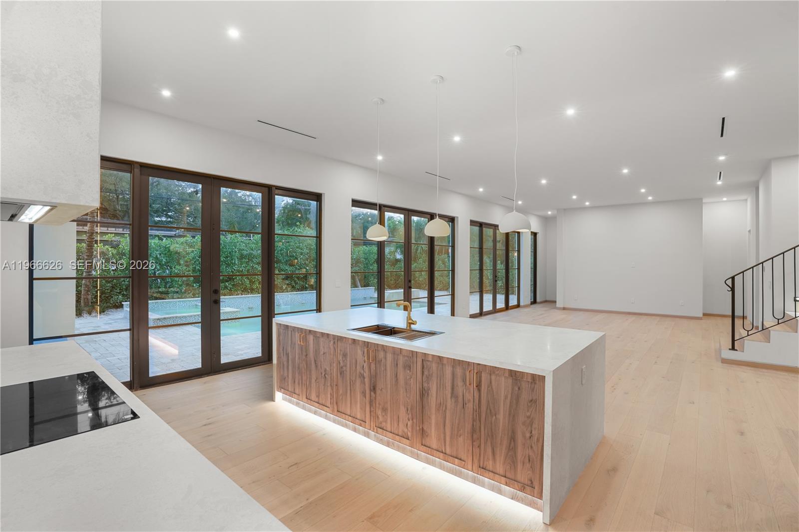 CORAL GABLES RIV SEC 6 - Residential