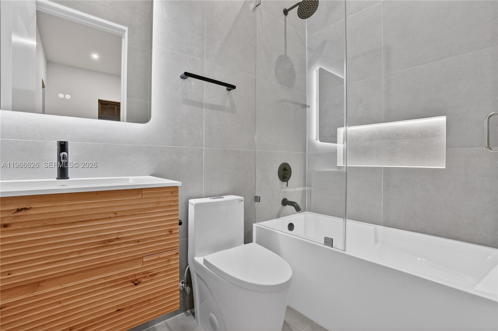 CORAL GABLES RIV SEC 6 - Residential