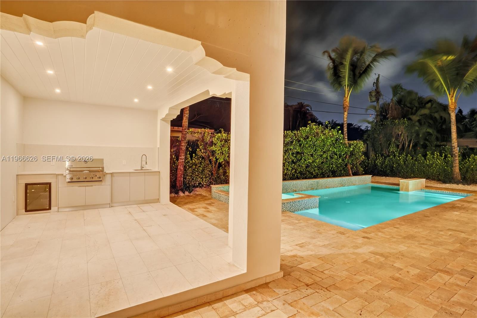 CORAL GABLES RIV SEC 6 - Residential