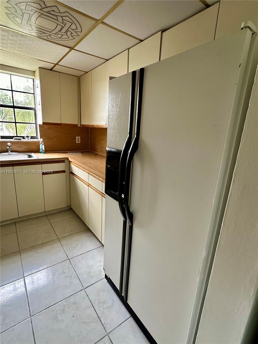 VALENCIA GARDENS CONDO - Residential