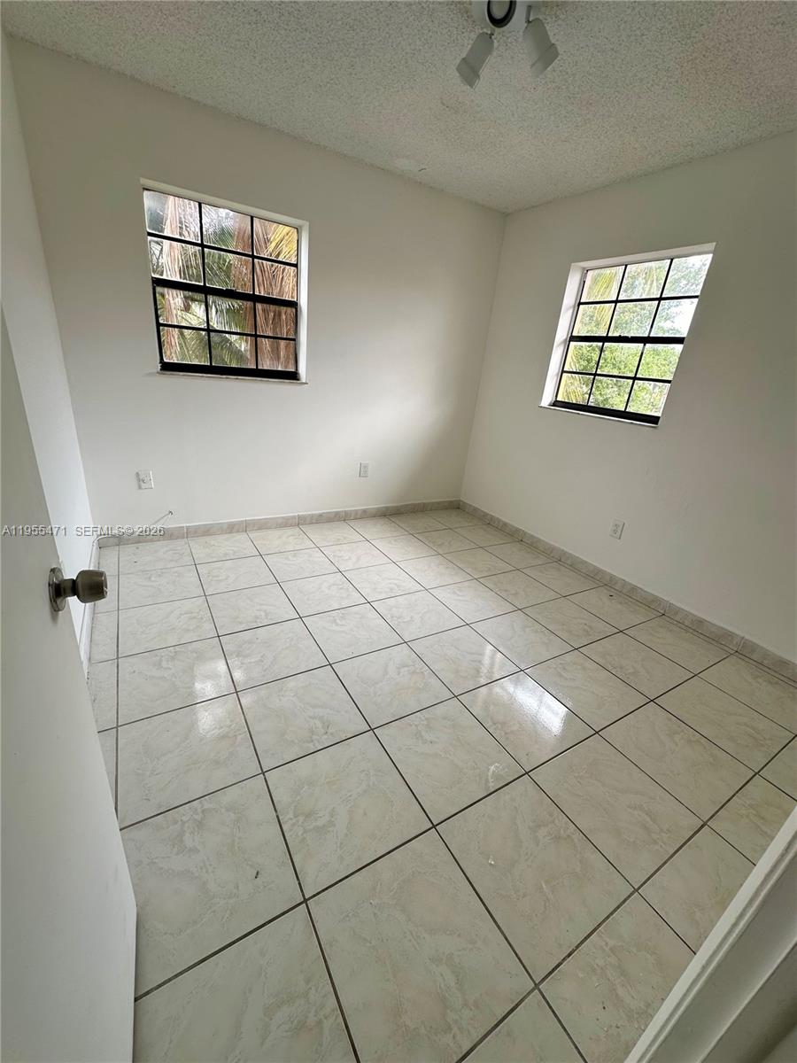 VALENCIA GARDENS CONDO - Residential