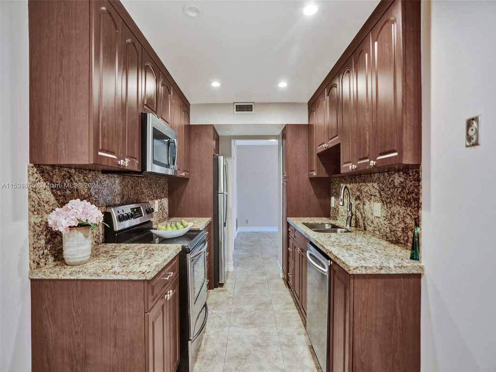 Photo of 3800 Hillcrest Dr #315, Hollywood, FL 33021 (MLS # A11538885)