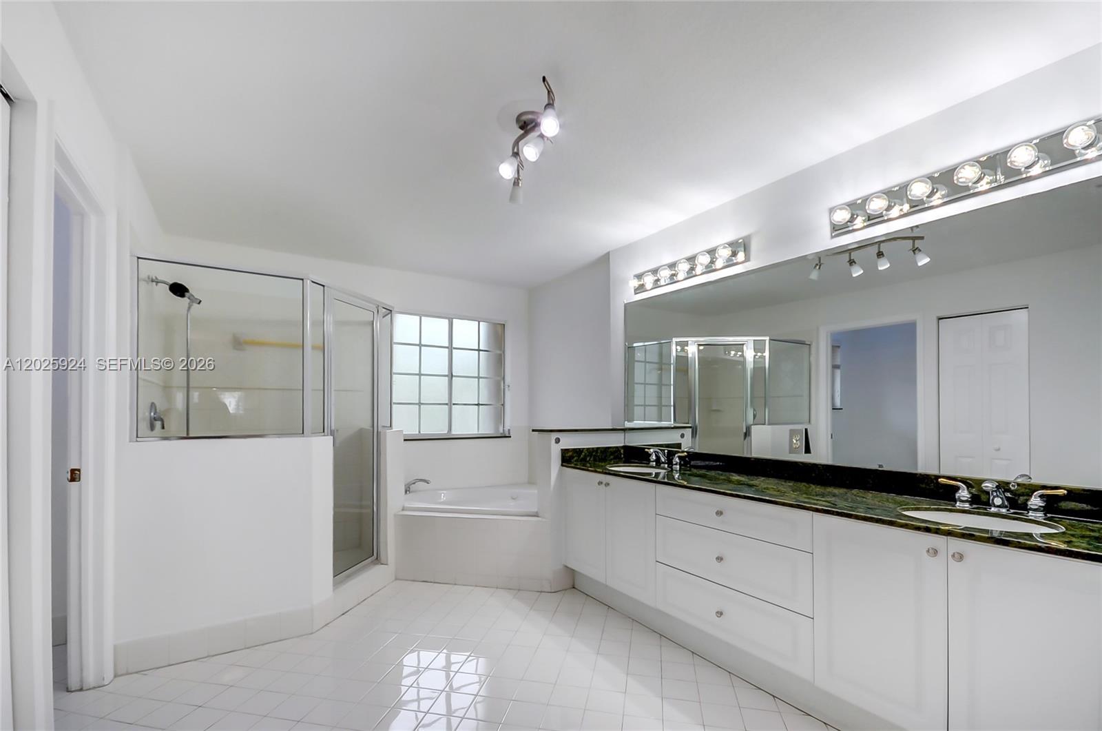 DORAL ISLES MARTINIQUE - Residential