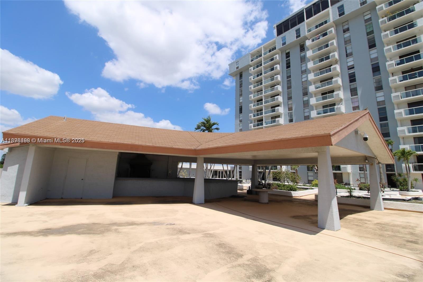 13499 Biscayne Blvd 404
