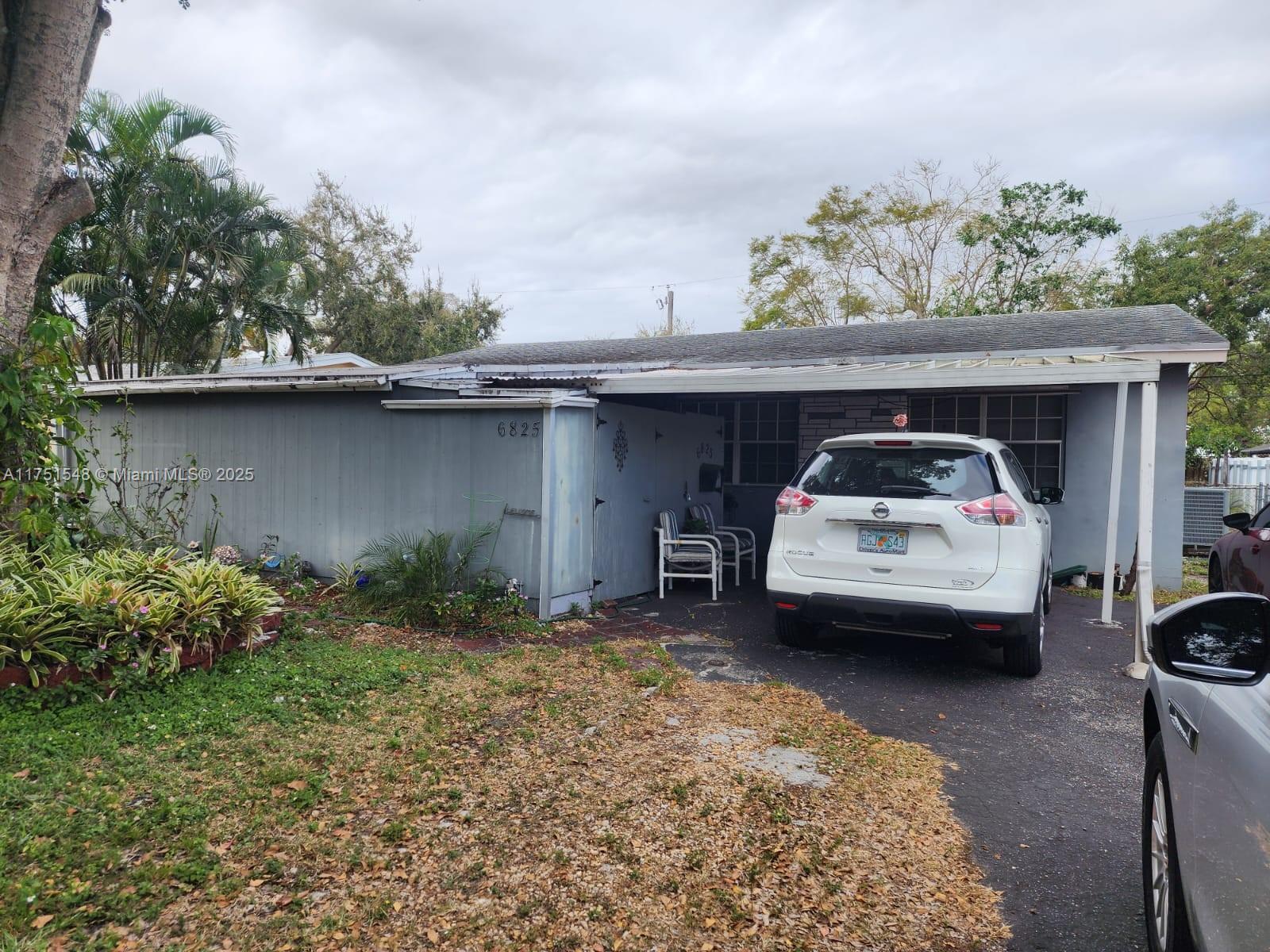 Property for Sale at 6825 Sw 12th St, Pembroke Pines, Miami-Dade County, Florida - Bedrooms: 3 
Bathrooms: 2  - $480,000