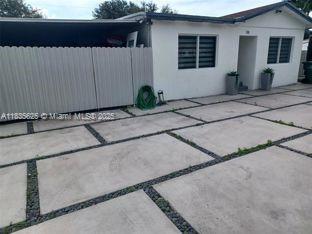 Modern,Remodeled single family home for family or investment. Covered carport for tolls or equipment. Spaces for boat and trailer.