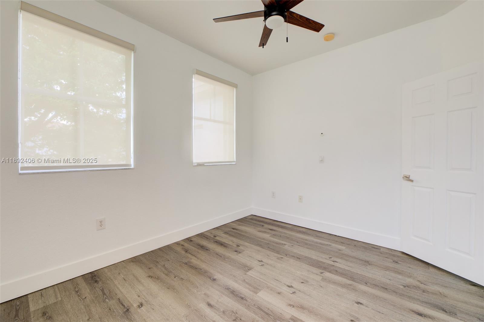 ISLANDS AT DORAL 1ST ADDN - Residential Lease