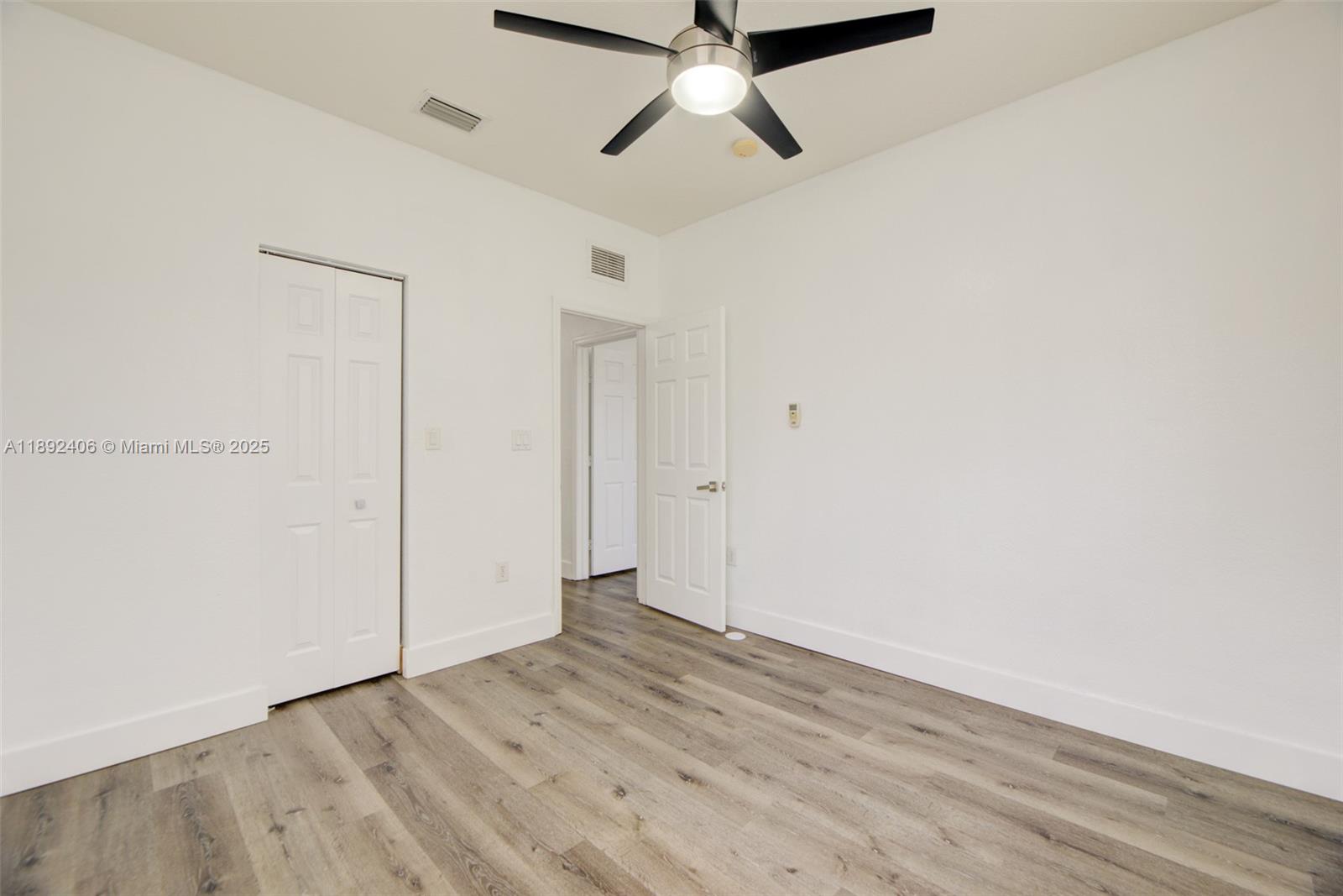 ISLANDS AT DORAL 1ST ADDN - Residential Lease