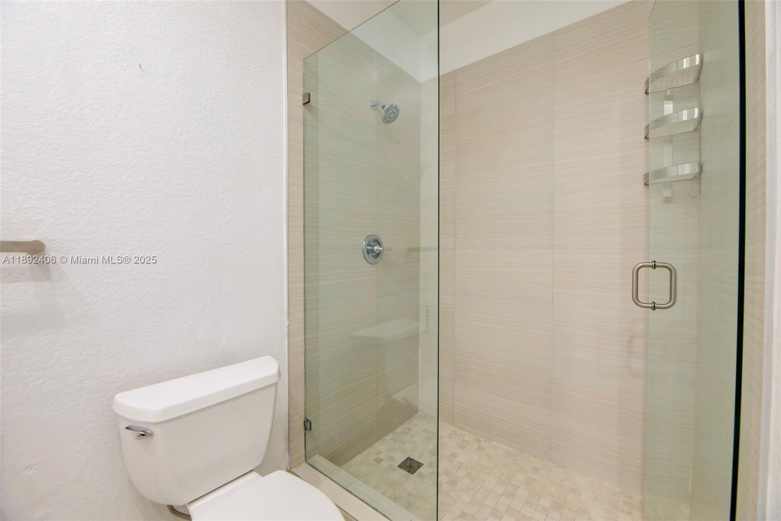 ISLANDS AT DORAL 1ST ADDN - Residential Lease