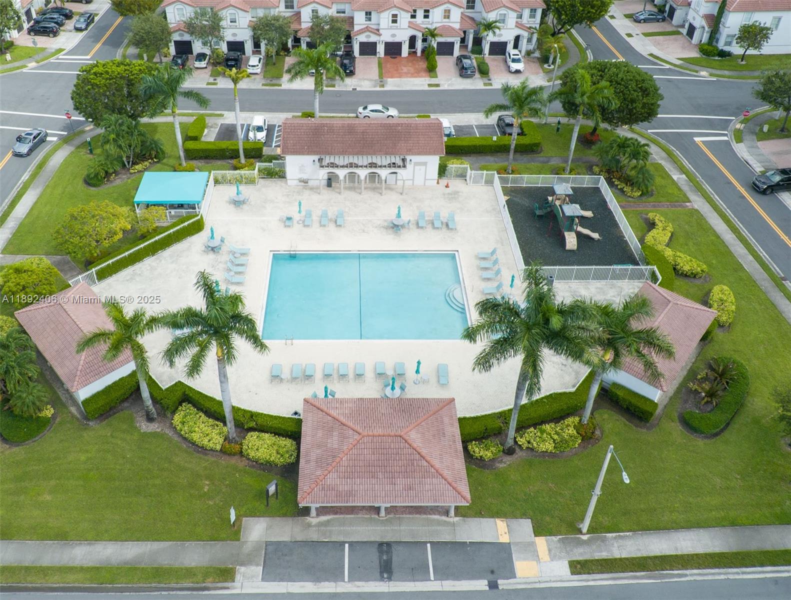 ISLANDS AT DORAL 1ST ADDN - Residential Lease