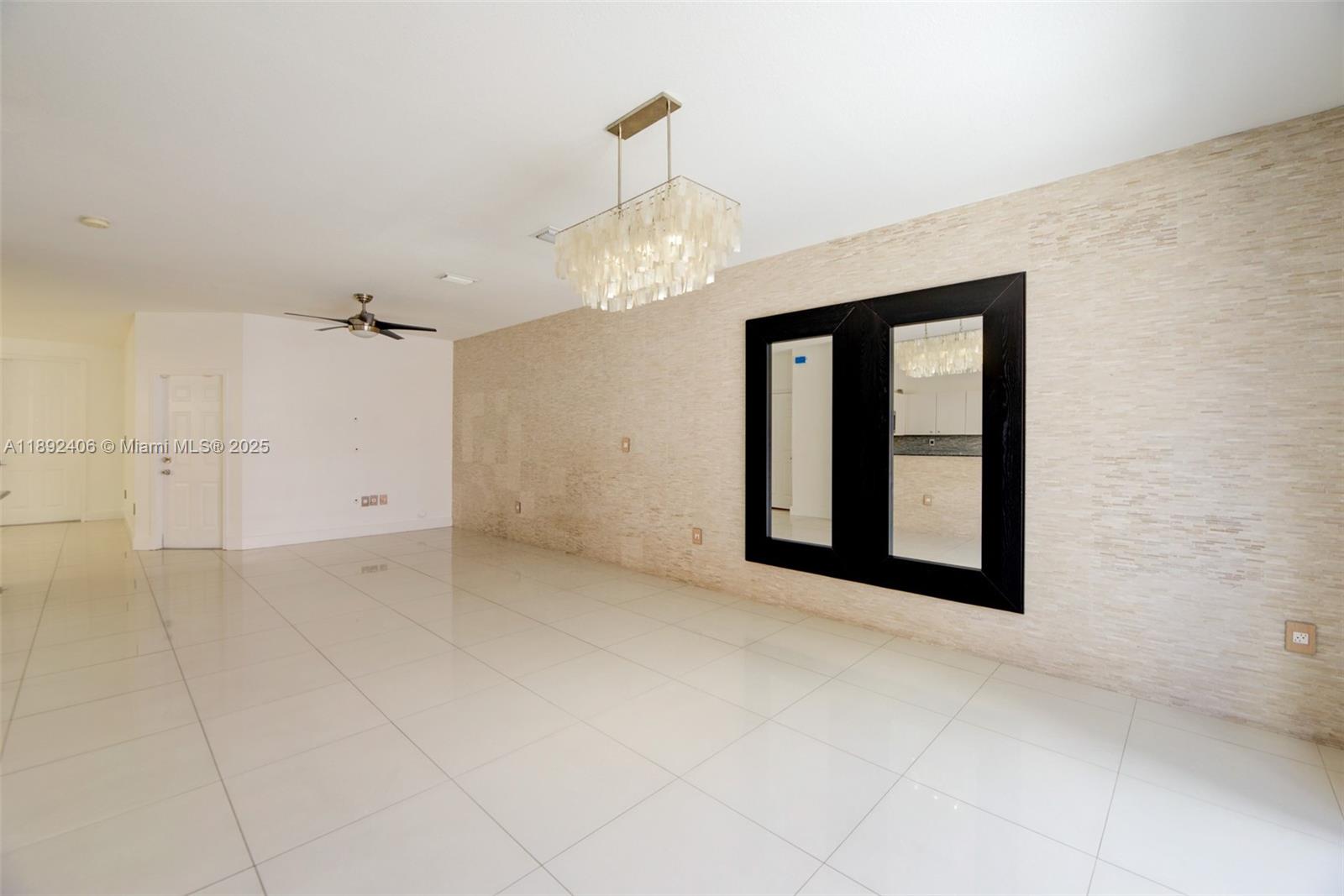 ISLANDS AT DORAL 1ST ADDN - Residential Lease