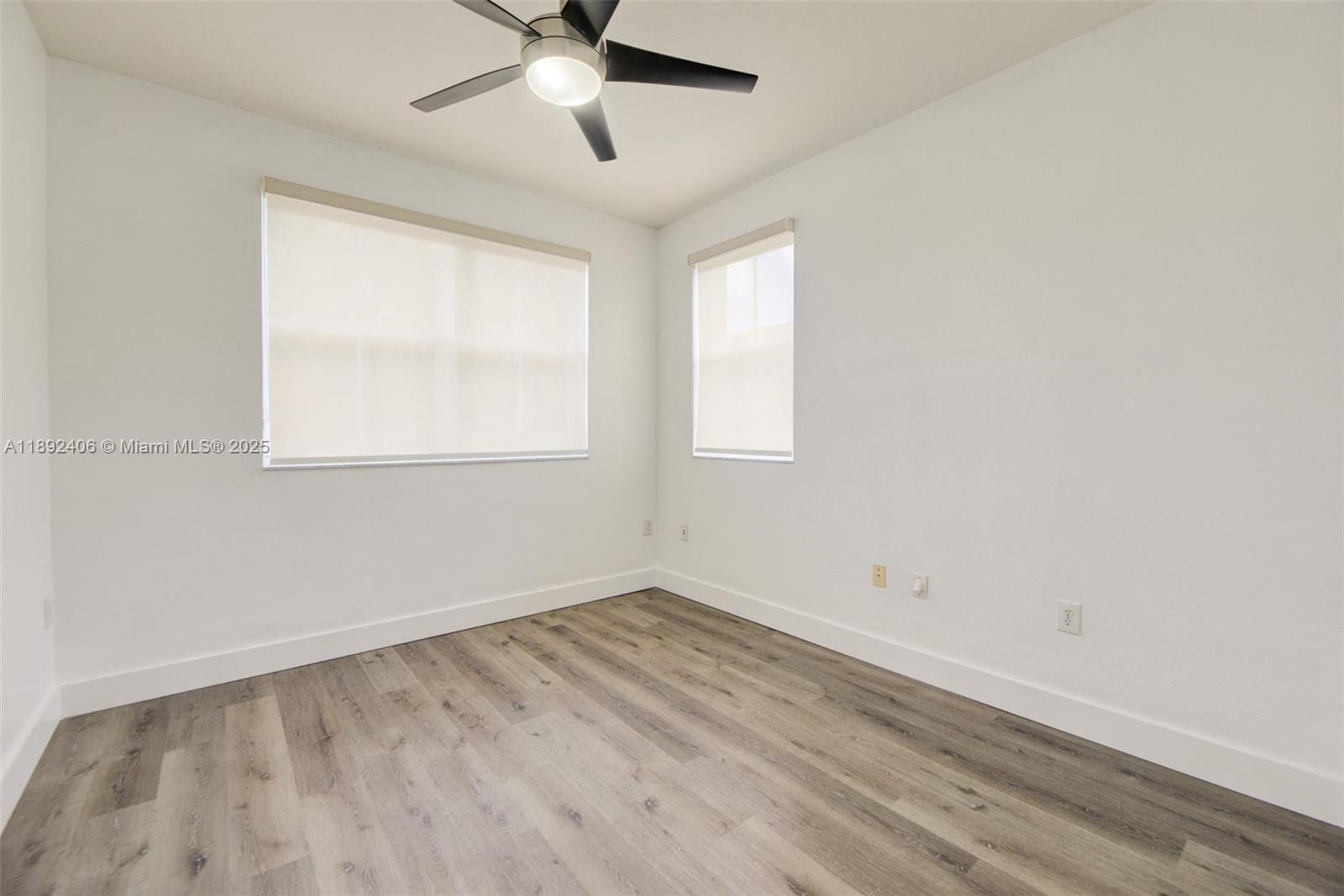 ISLANDS AT DORAL 1ST ADDN - Residential Lease