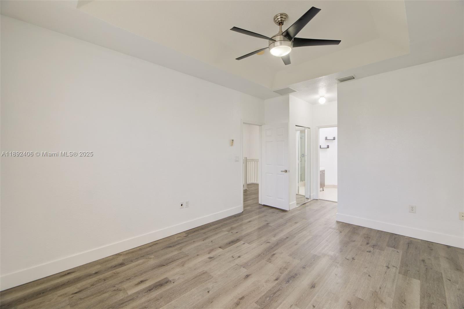 ISLANDS AT DORAL 1ST ADDN - Residential Lease