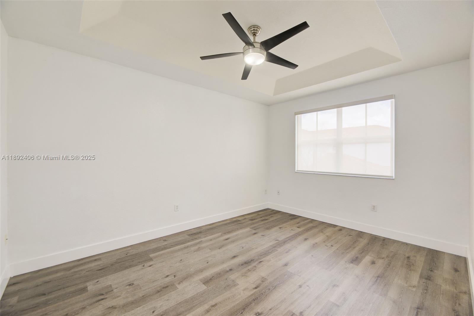 ISLANDS AT DORAL 1ST ADDN - Residential Lease