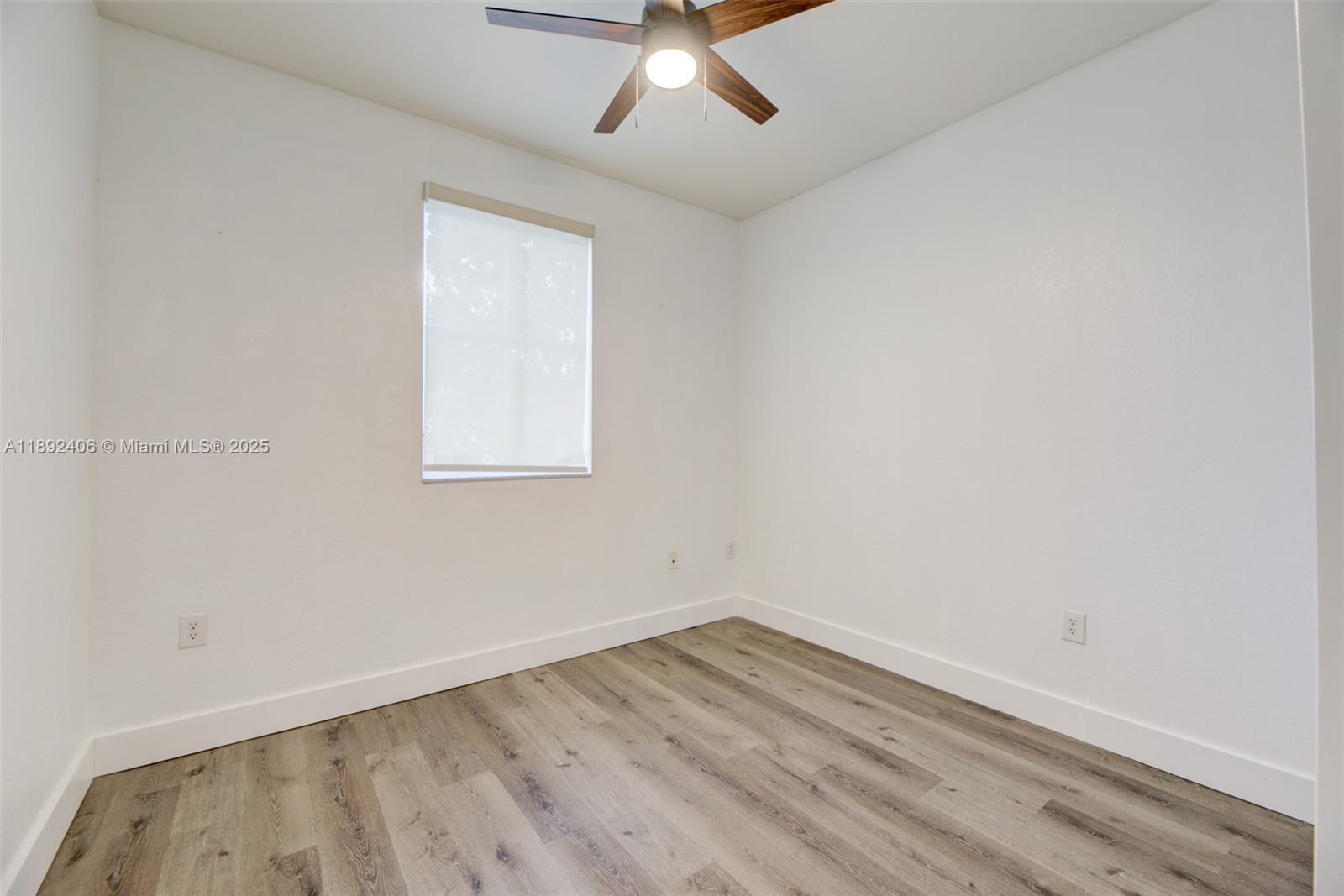 ISLANDS AT DORAL 1ST ADDN - Residential Lease