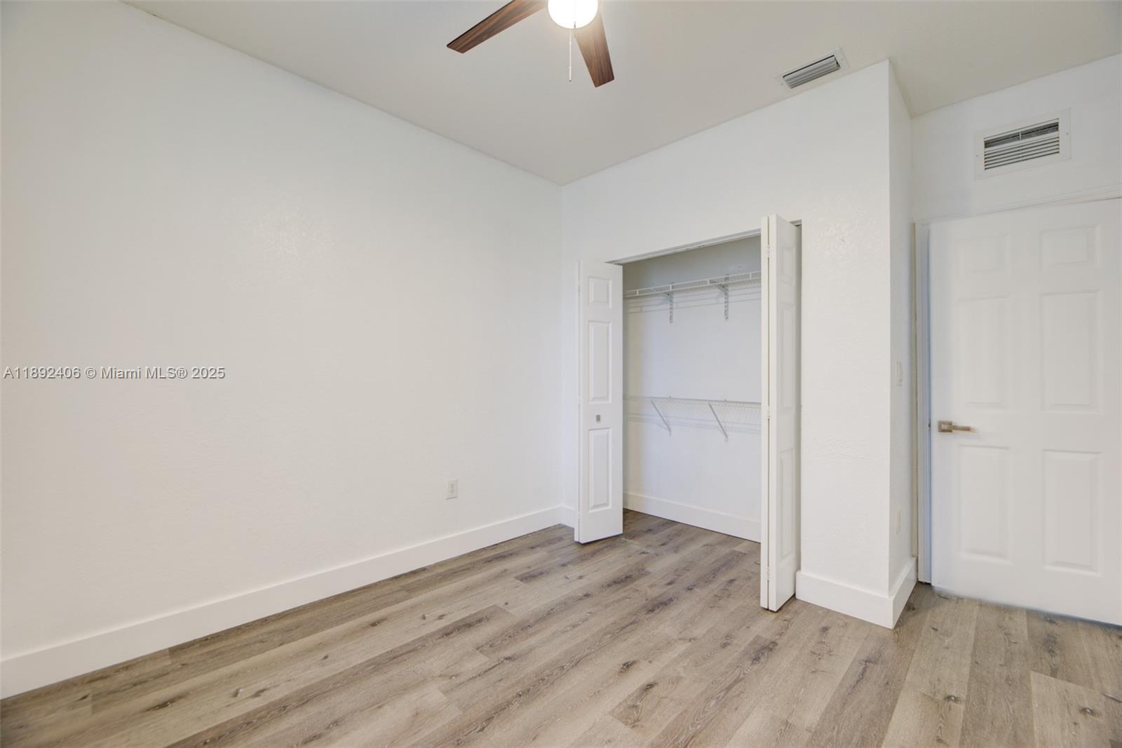 ISLANDS AT DORAL 1ST ADDN - Residential Lease