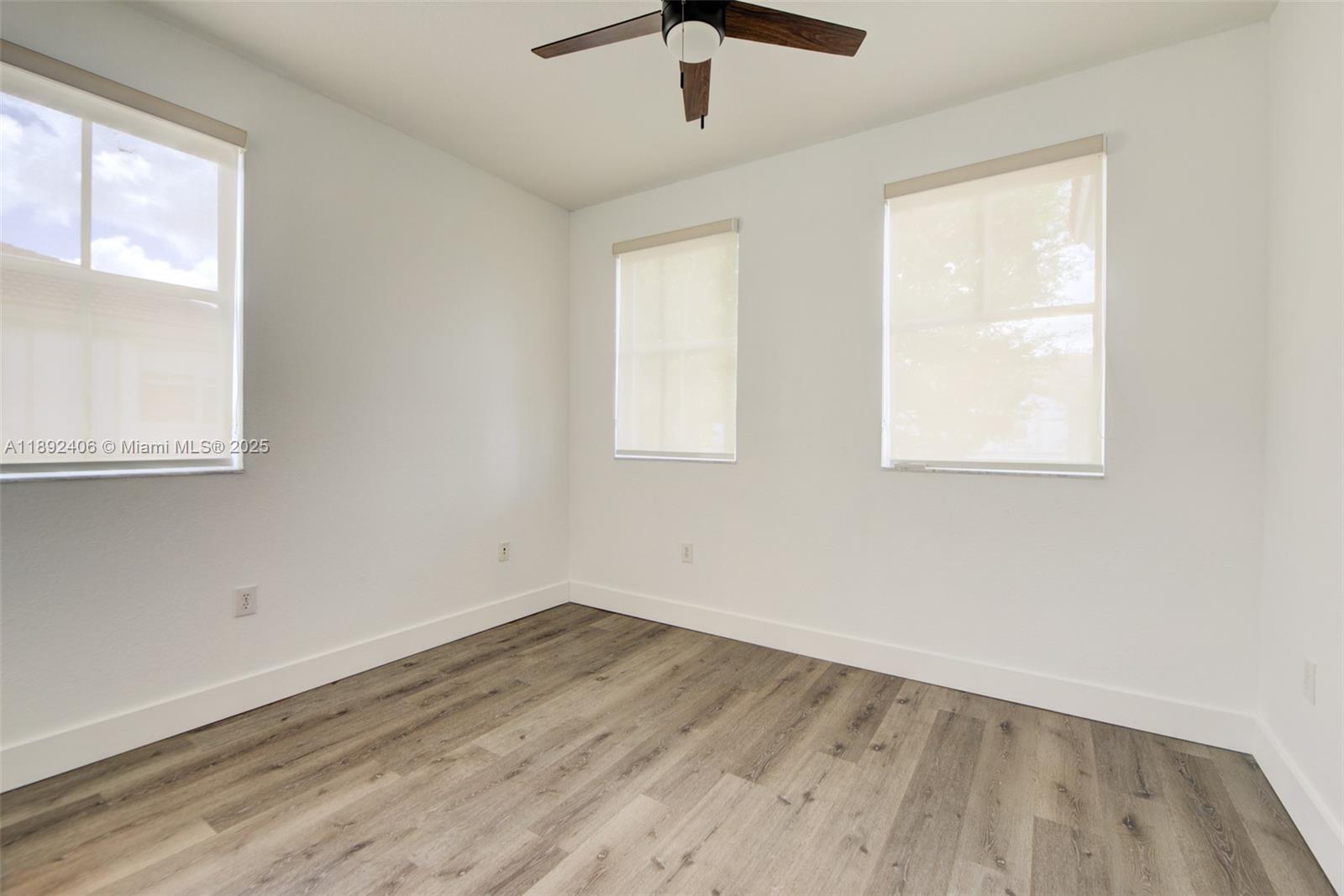 ISLANDS AT DORAL 1ST ADDN - Residential Lease