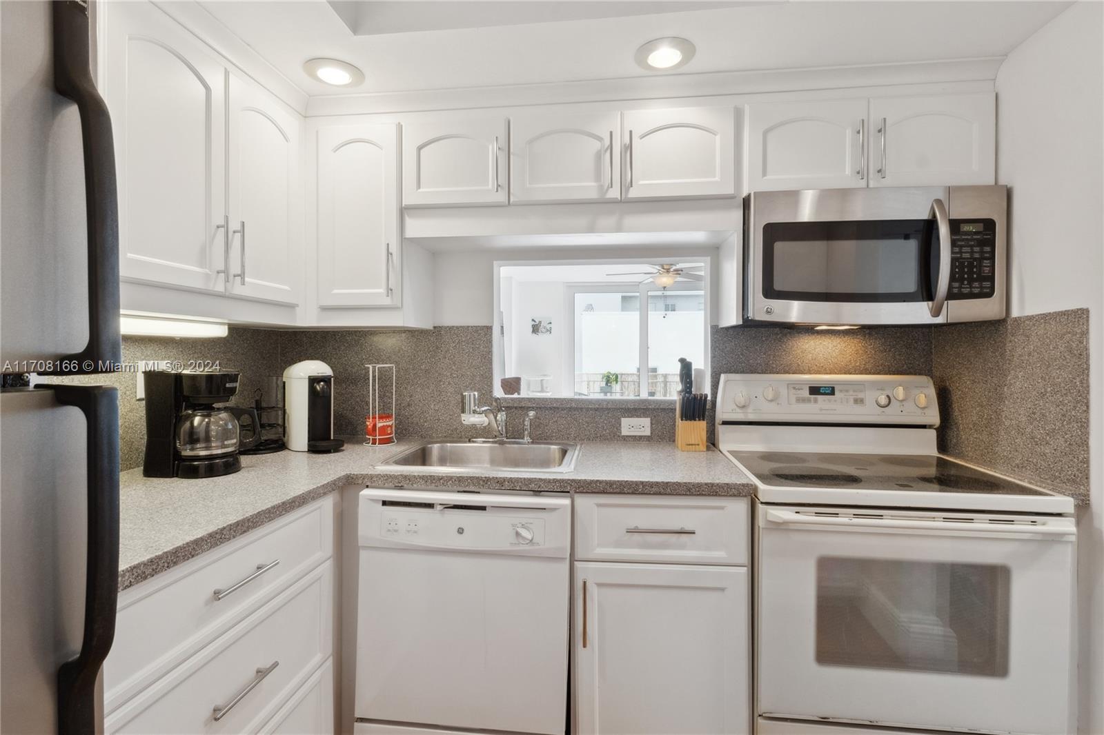 OCEAN POINT CONDO - Residential