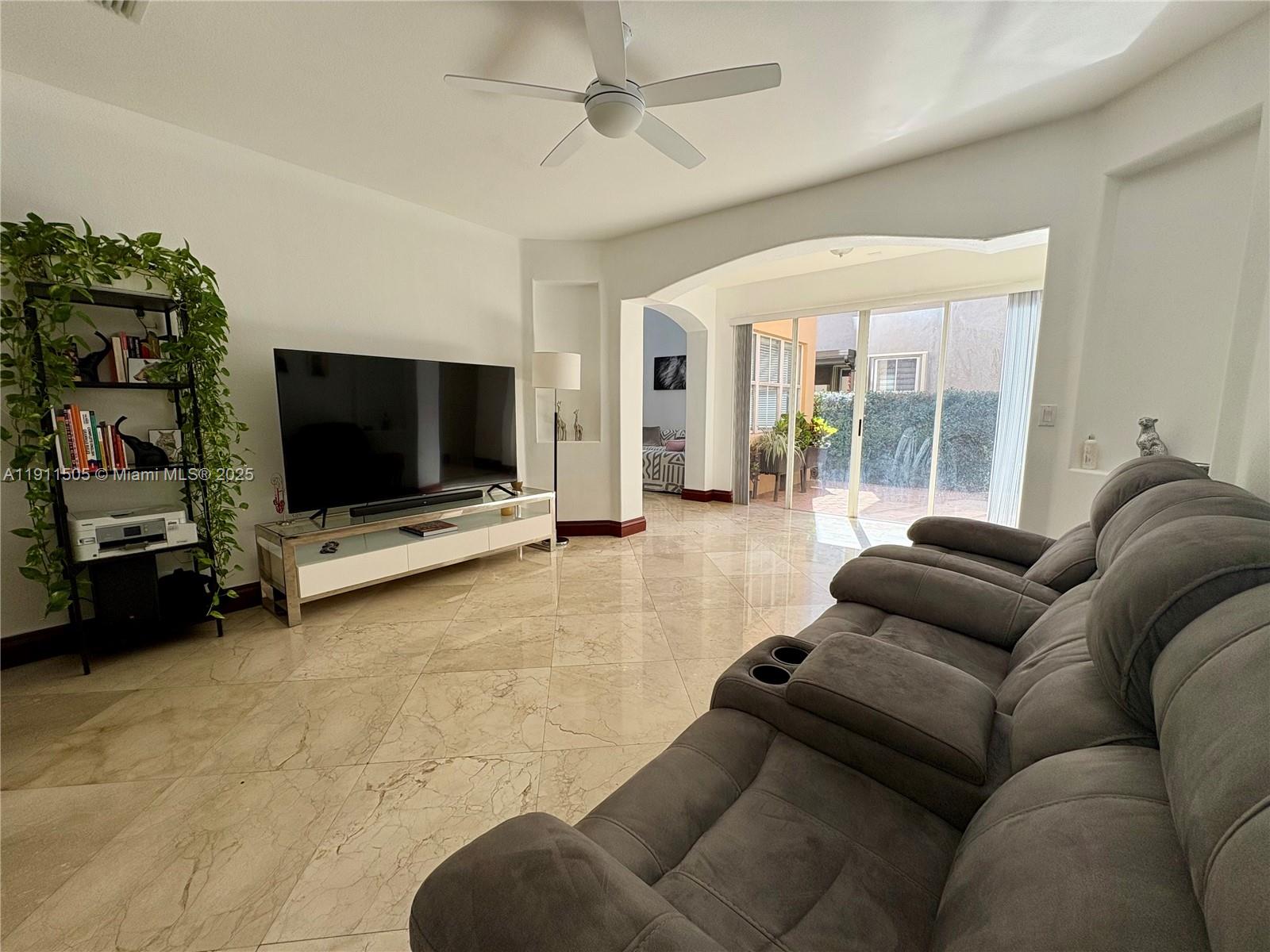 ISLANDS AT DORAL 1ST ADDN - Residential