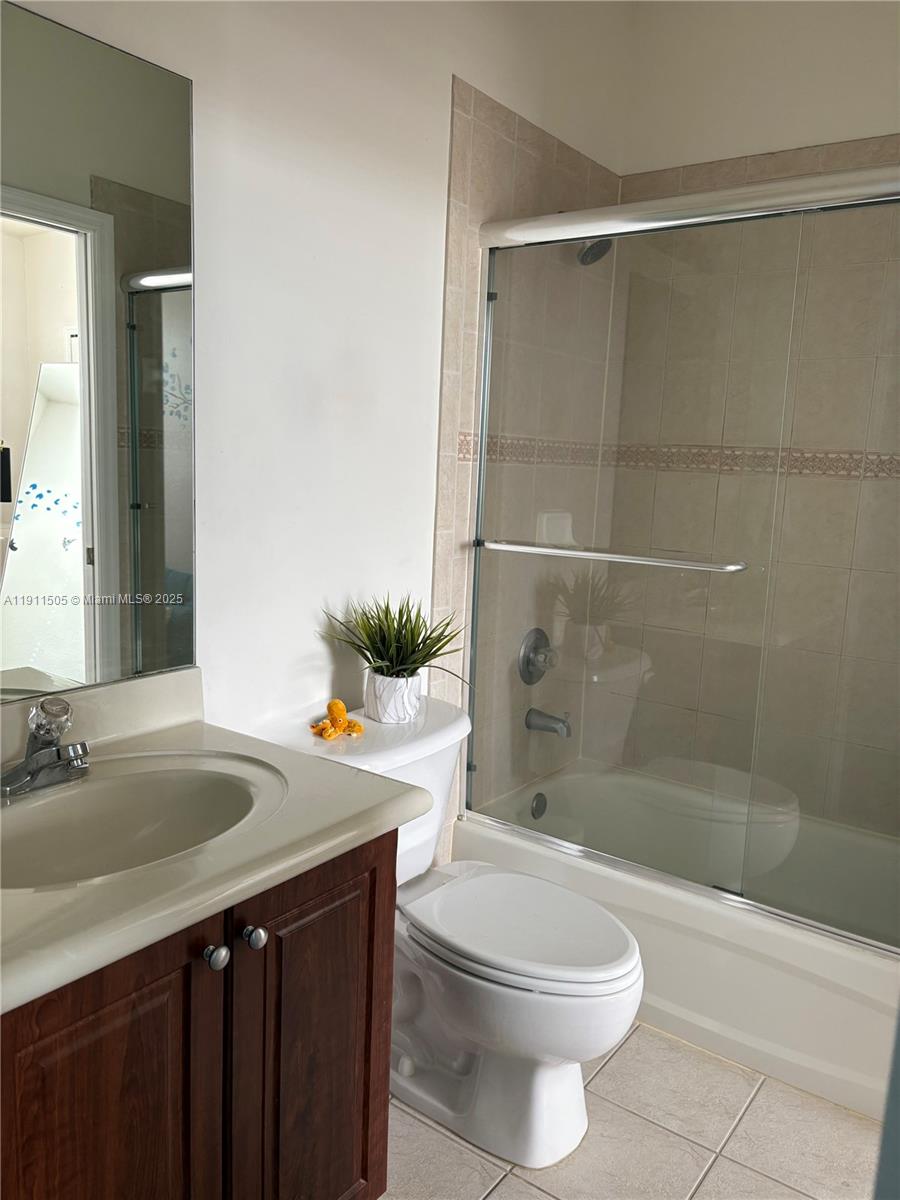 ISLANDS AT DORAL 1ST ADDN - Residential