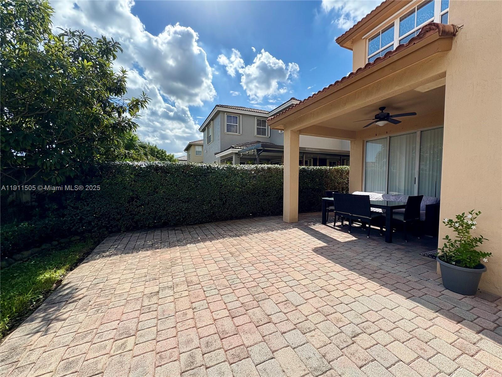 ISLANDS AT DORAL 1ST ADDN - Residential