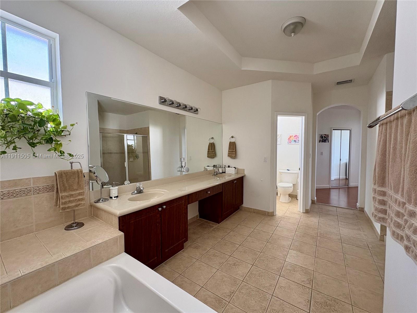 ISLANDS AT DORAL 1ST ADDN - Residential