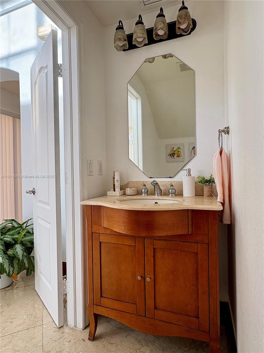 ISLANDS AT DORAL 1ST ADDN - Residential