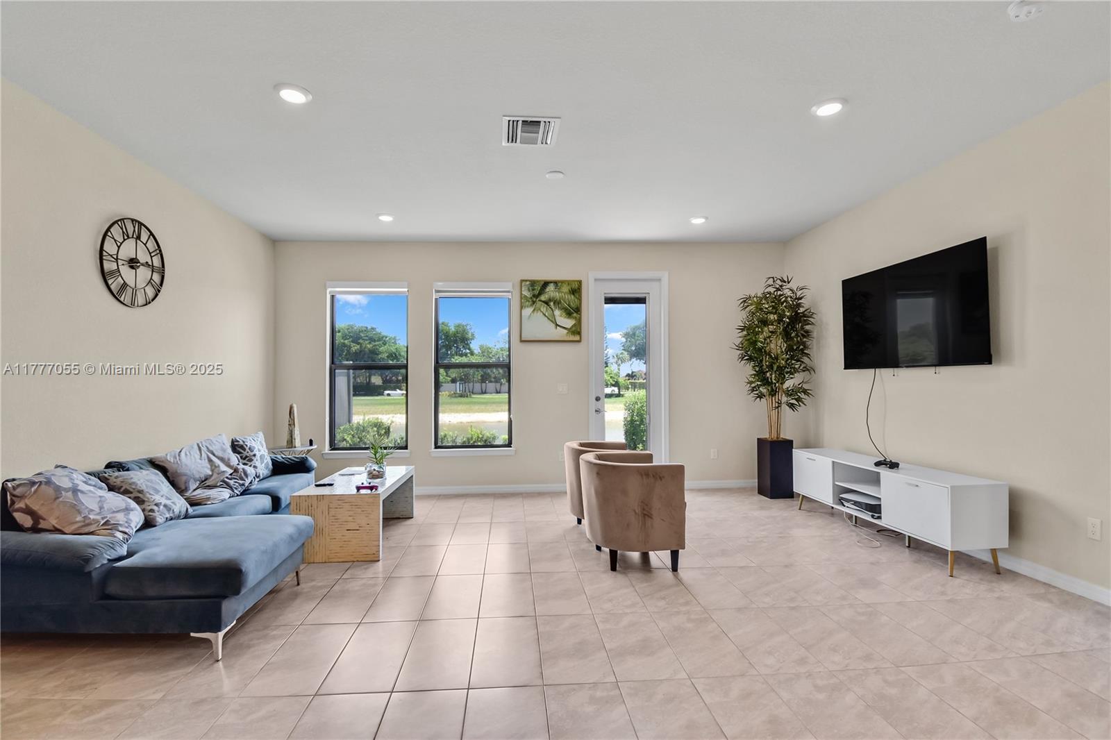 Rental Property at 2156 S Appleton Cir S Cir 2156, Oakland Park, Miami-Dade County, Florida - Bedrooms: 3 
Bathrooms: 3  - $3,550 MO.