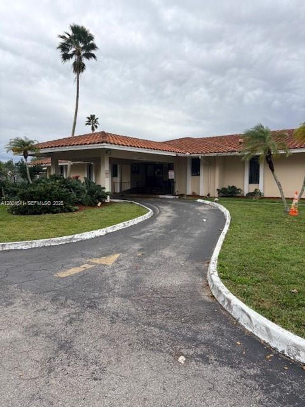 Photo of 4174 Inverrary Dr #914, Lauderhill, FL 33319 (MLS # A12004541)