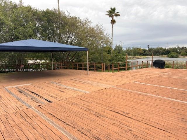 MANORS OF INVERRARY XI - Residential