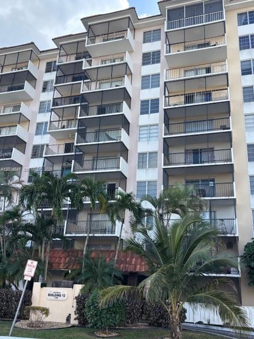 INVESTOR OPPORTUNITY ...Step into a completely modernized 9th floor corner residence. The open concept layout features a beautifully remodeled kitchen elegant hardwood and tile flooring and the convenience of a in unit washer/dryer. As a corner unit, you enjoy enhanced privacy and natural light a. Perfectly positioned for easy access to major highways, shopping, and dining. This pride of ownership home is meticulously maintained.