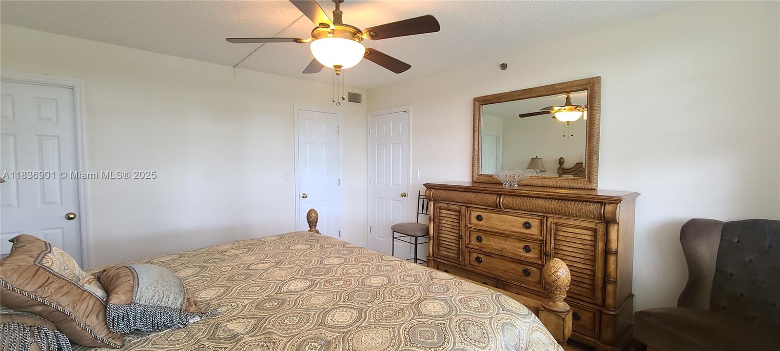 ROLLING HILLS GOLF AND - Residential Lease