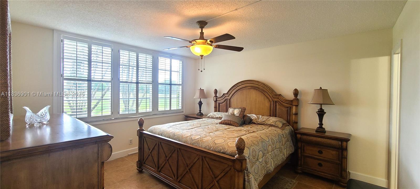 ROLLING HILLS GOLF AND - Residential Lease