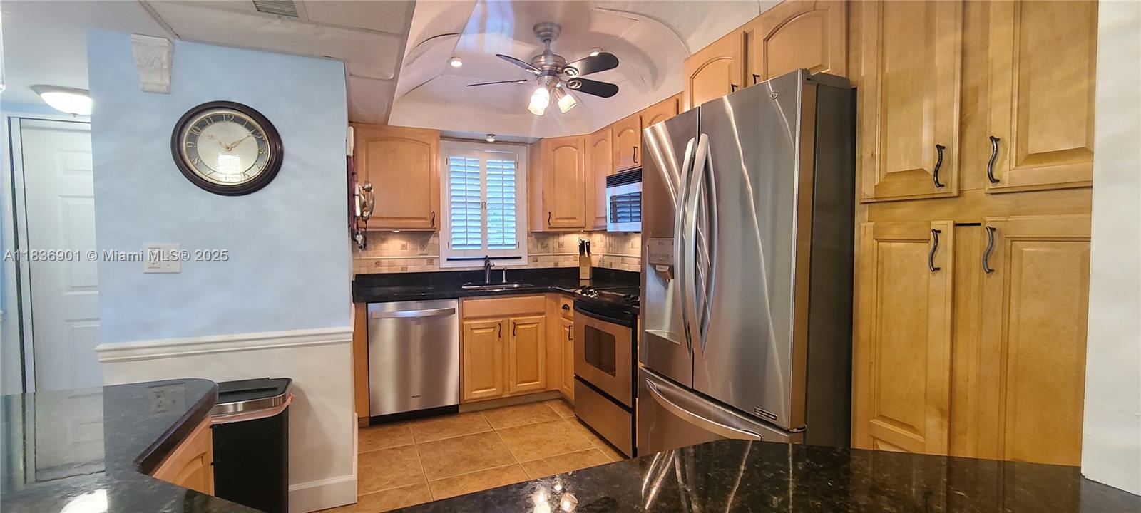 ROLLING HILLS GOLF AND - Residential Lease