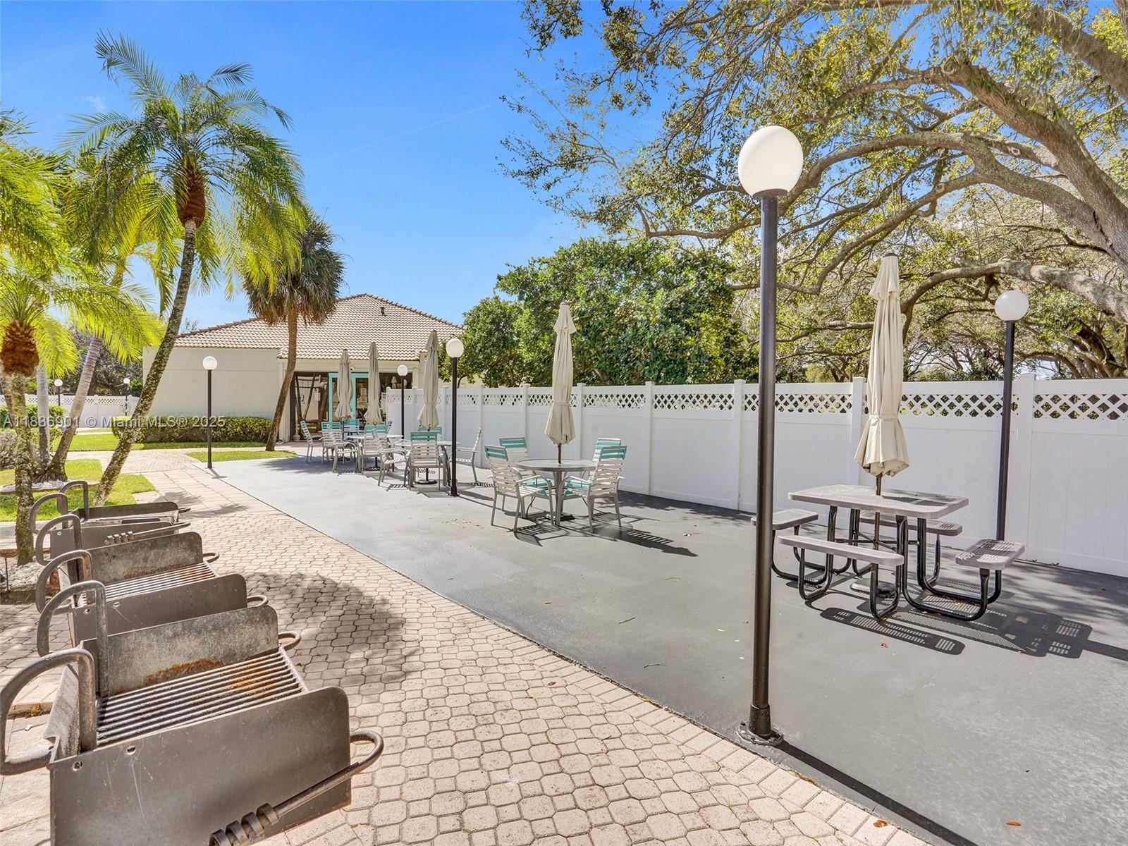 ROLLING HILLS GOLF AND - Residential Lease