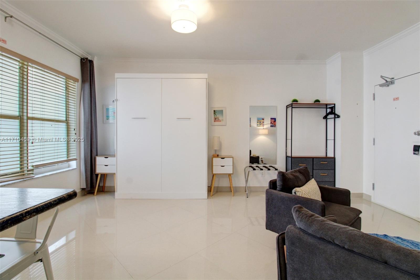 918 Ocean Dr 201