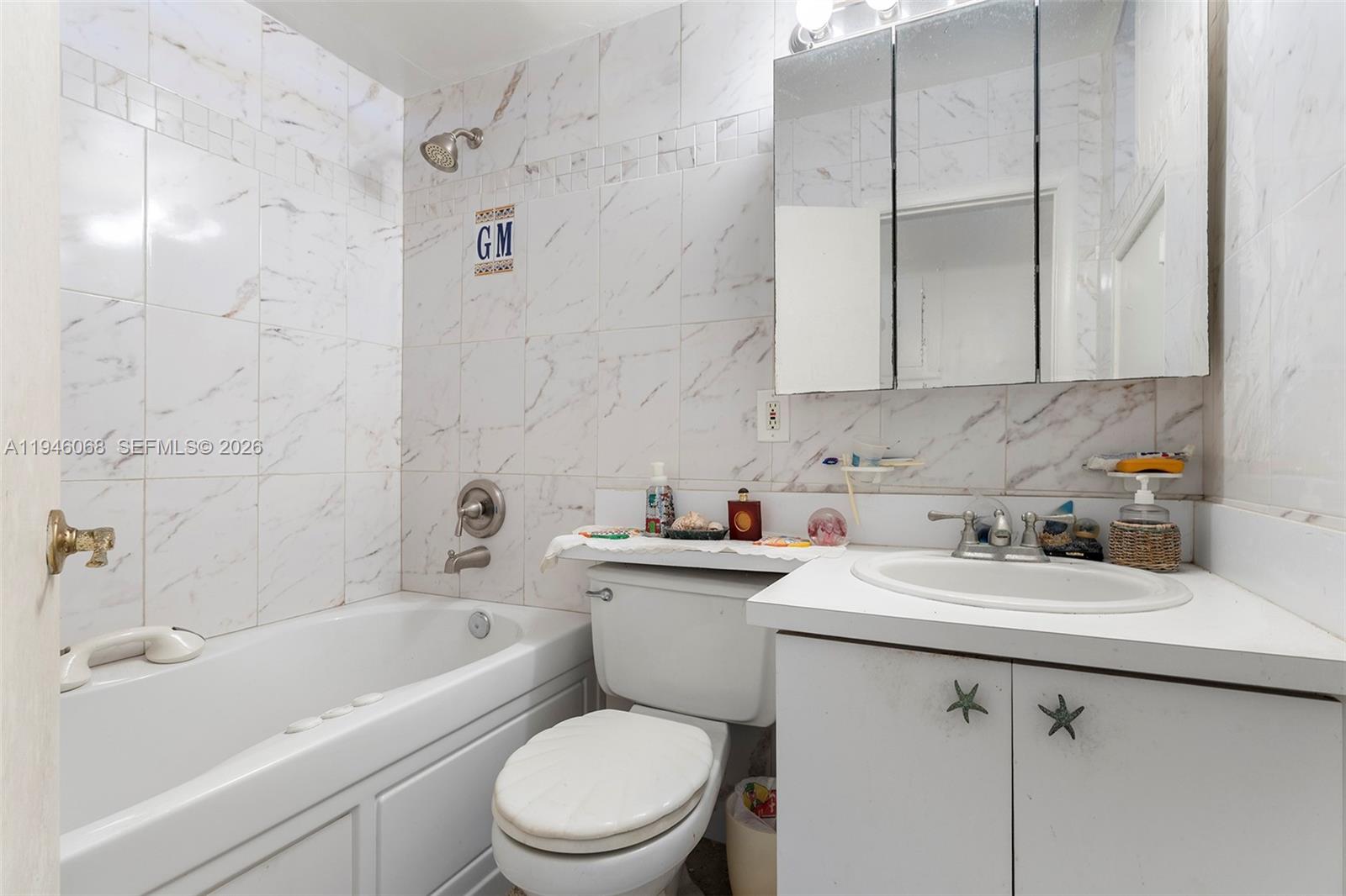 SEAHORSE OCEANSIDE APARTM - Residential