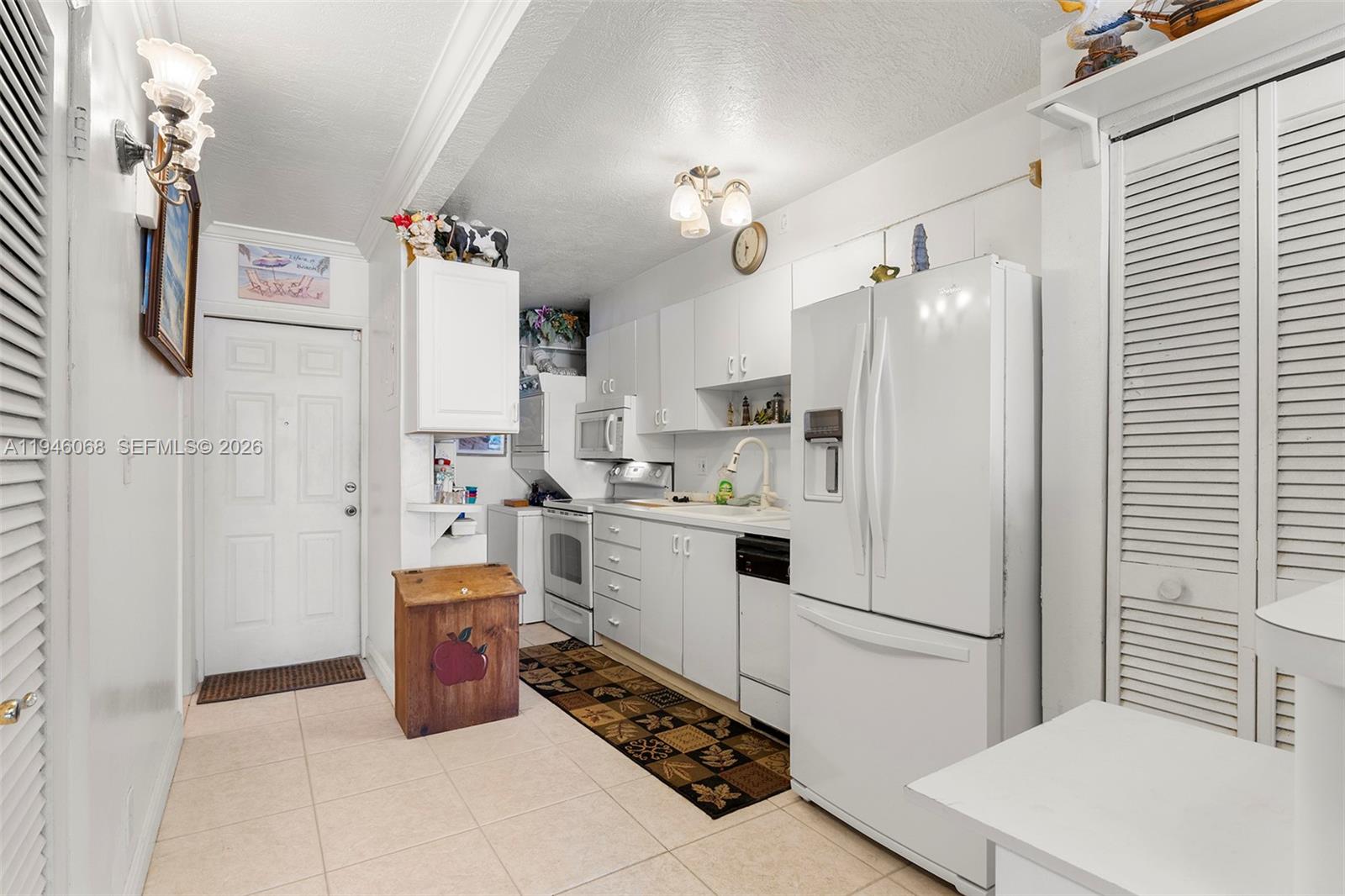 SEAHORSE OCEANSIDE APARTM - Residential