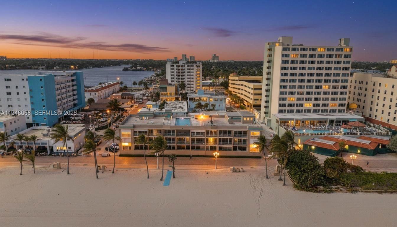 SEAHORSE OCEANSIDE APARTM - Residential