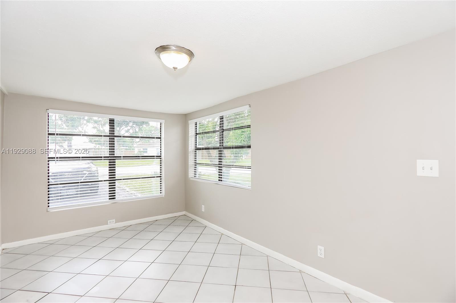 COLLIER MANOR FIRST ADD - Residential Lease