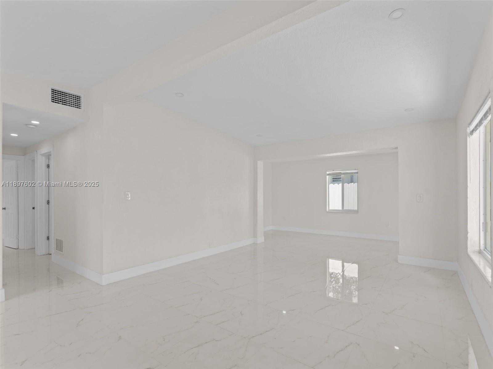 SEMINOLE LAWN - Residential